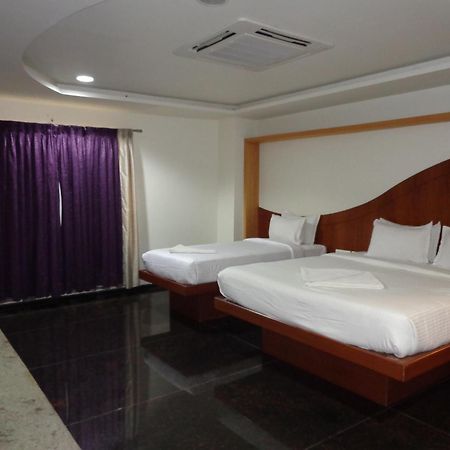 Sanu International Hotell Nāmakkal Exteriör bild