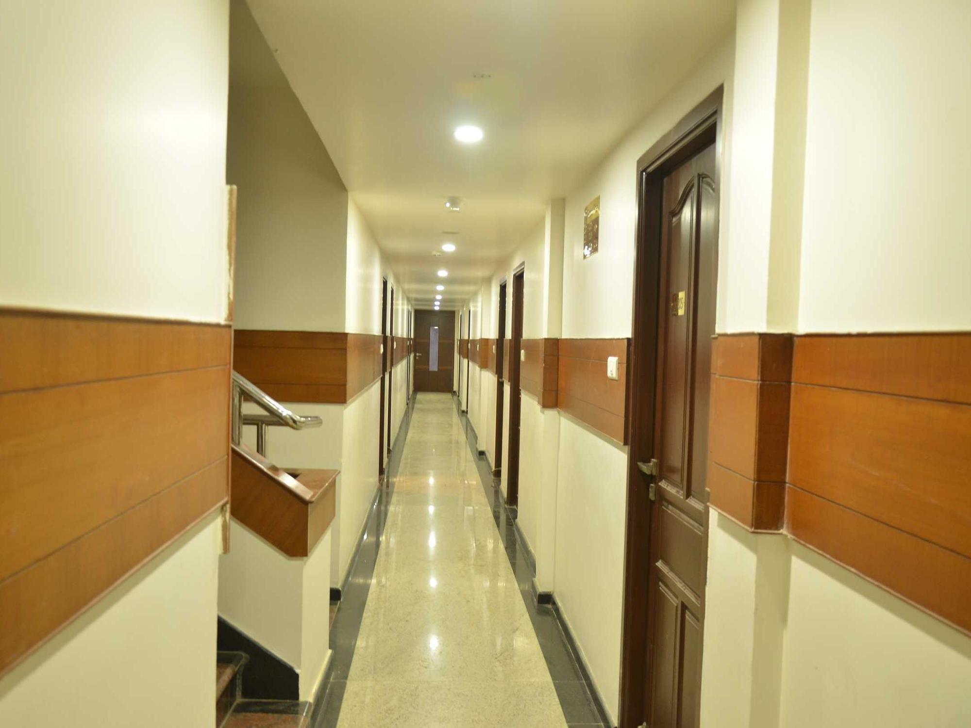 Sanu International Hotell Nāmakkal Exteriör bild