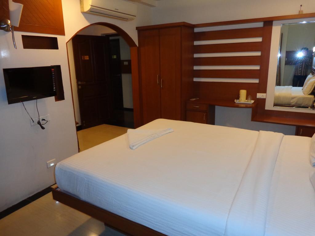 Sanu International Hotell Nāmakkal Rum bild