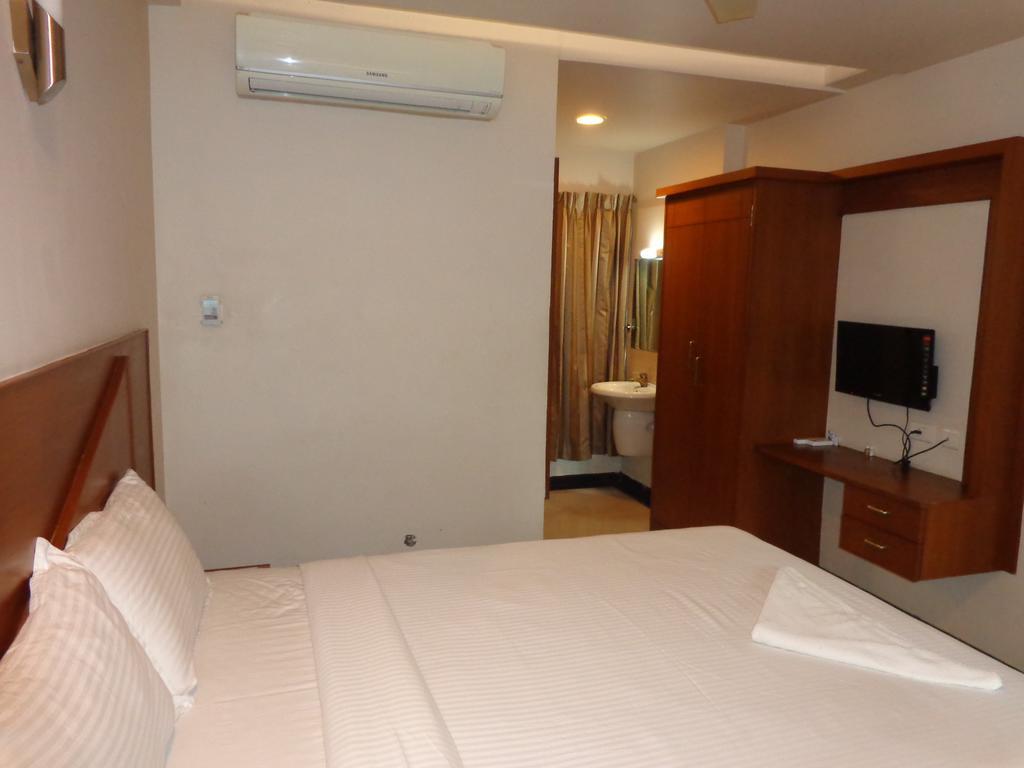 Sanu International Hotell Nāmakkal Rum bild