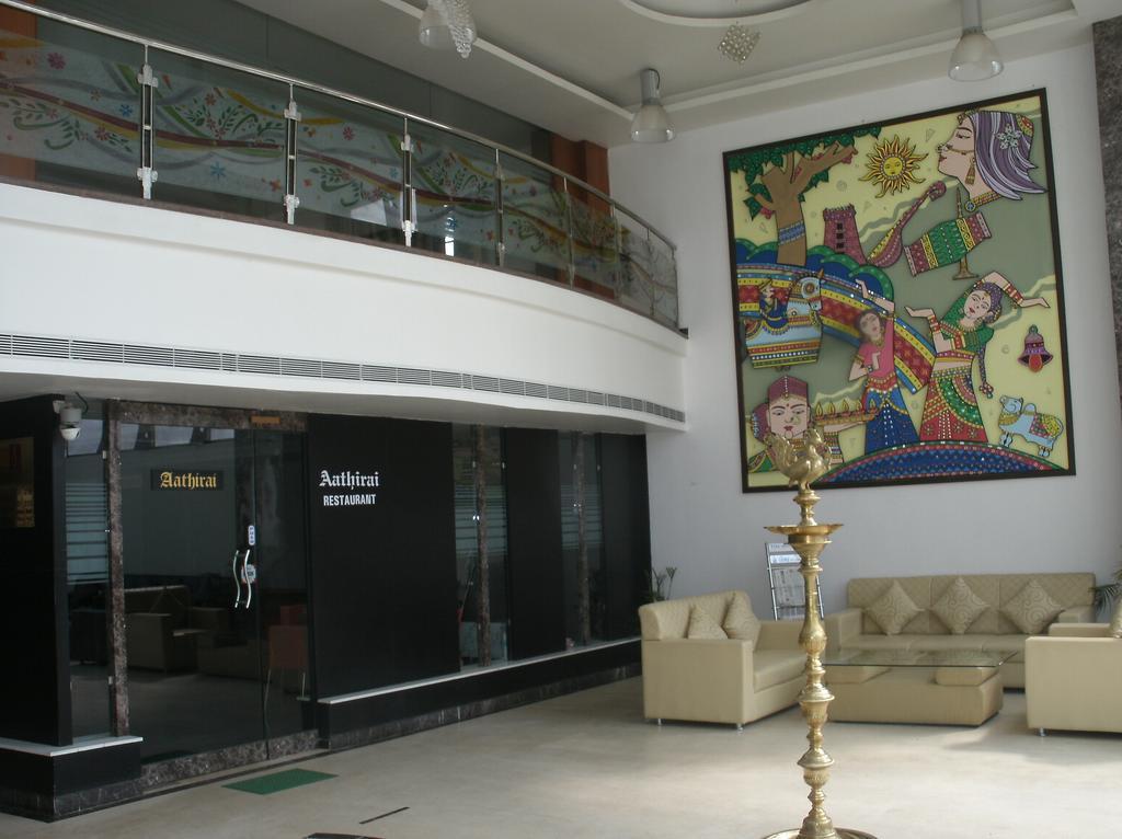 Sanu International Hotell Nāmakkal Exteriör bild