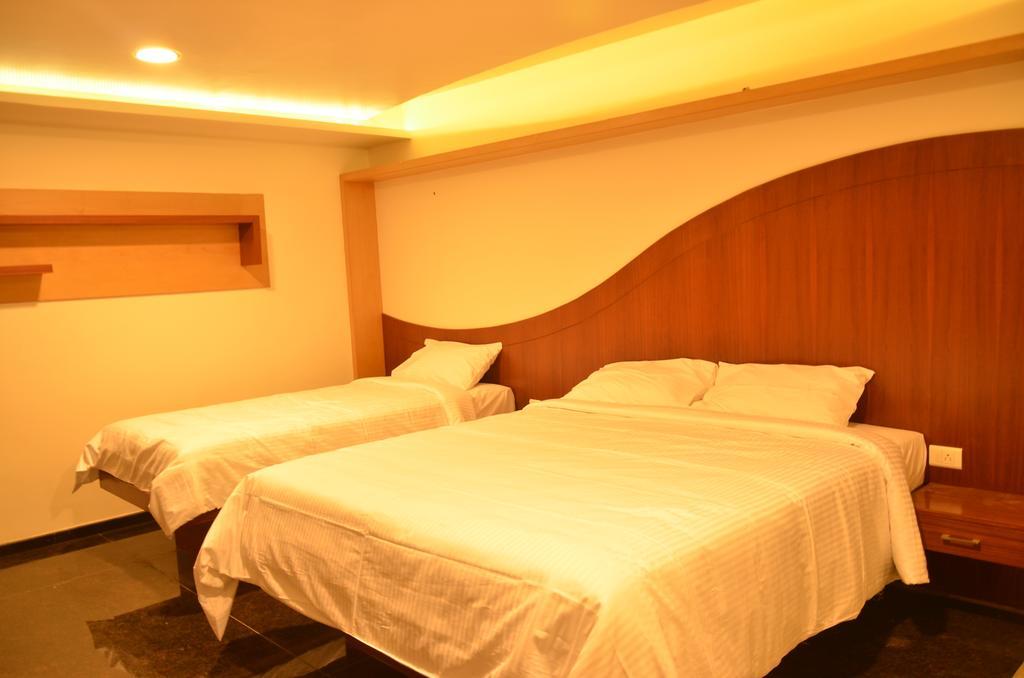 Sanu International Hotell Nāmakkal Exteriör bild
